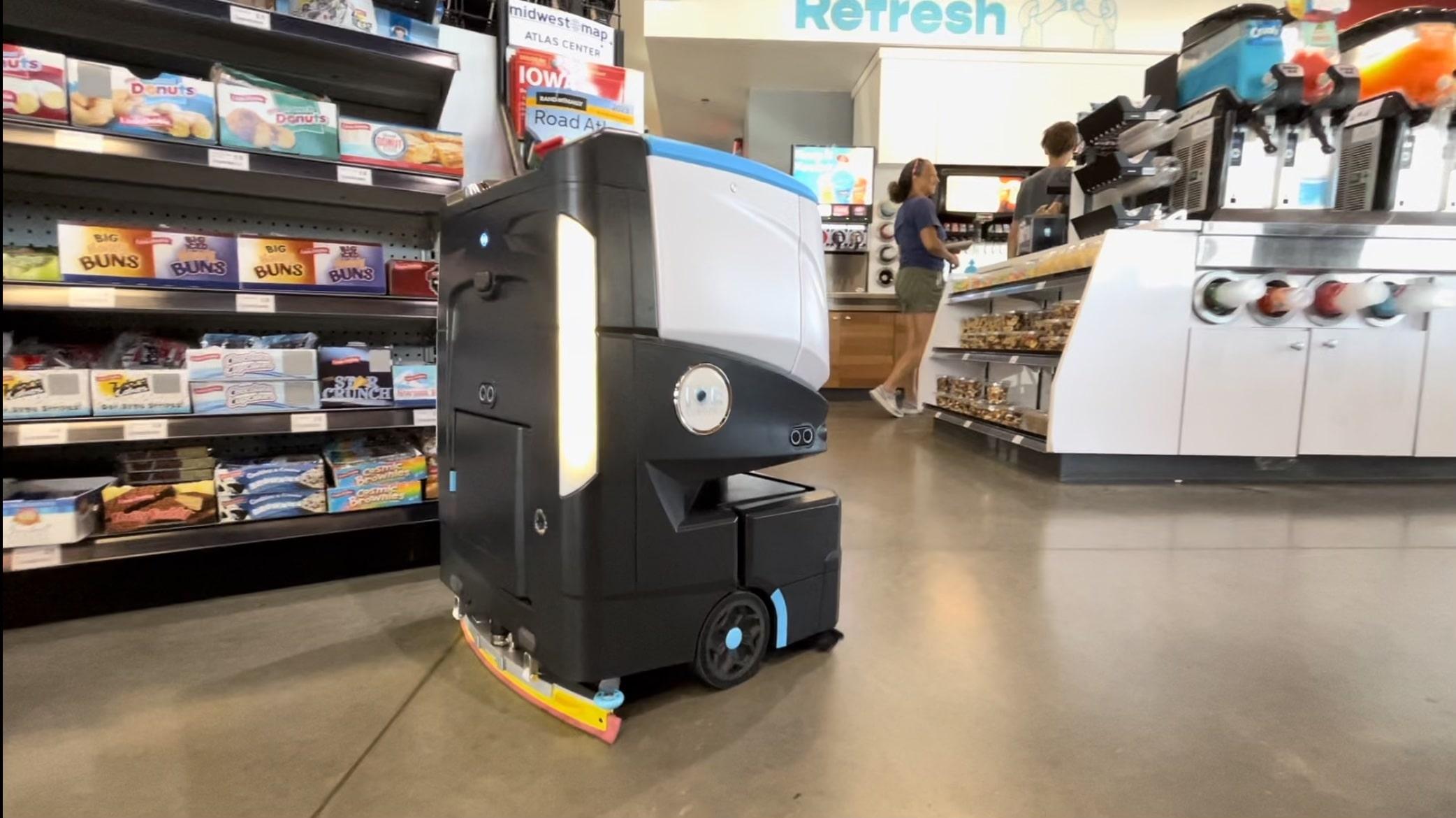 Cobi  18, autonomous scrubber, cleaning at Kum & Go convenience store